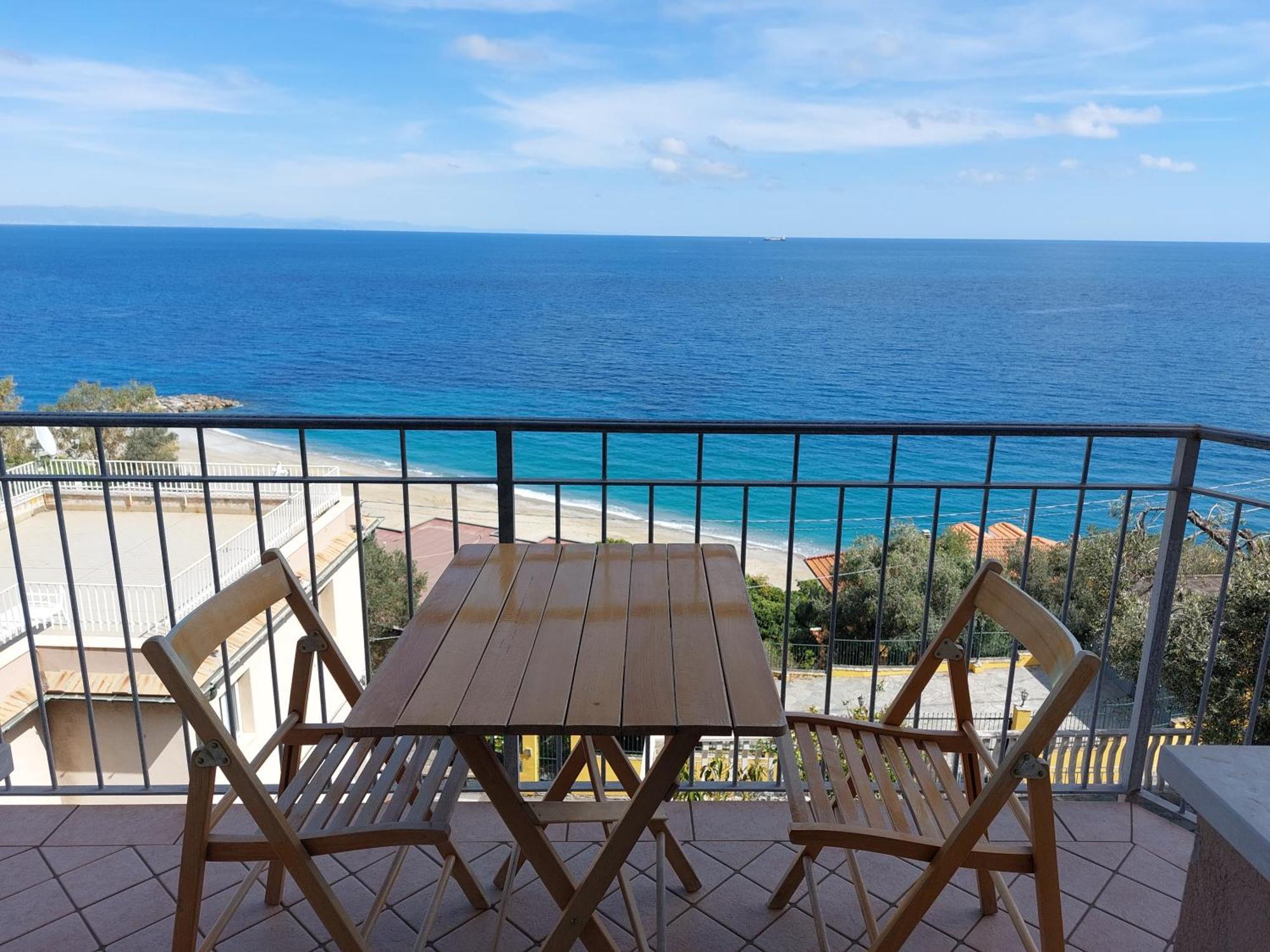 Una Finestra Sul Mare Home 1 Bergeggi Exterior foto